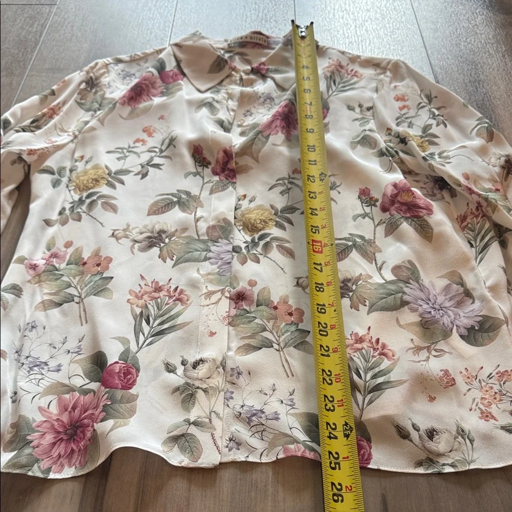 Alice + Olivia Willa Floral Silk Blouse in Floral Pattern. New without tags. - Picture 7 of 14